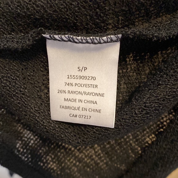 Lightweight shrug with tie detail - Picture 3 of 3